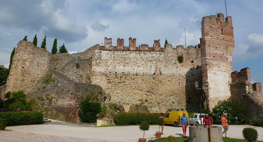 Castello Superiore, Italy